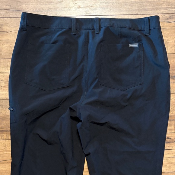 Eddie Bauer Men's Black Cargo Pants - Picture 5 of 5